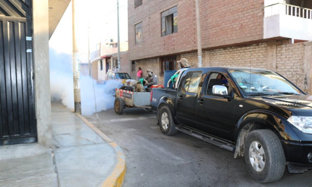 Municipio Y Diresa Fumigan Casas Y Calles Para Combatir El Dengue En Ica