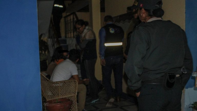 Ica: En operativo encuentran una pareja de menores en un hostal e intentan escapar - Ica
