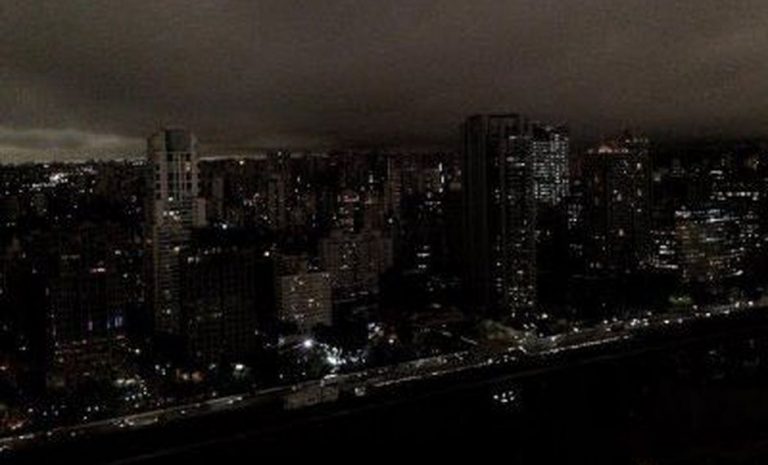 Apocalíptico registro: Se hace de noche a las 3 de la tarde en Sao Paulo por incendio en la Amazonía de Brasil (video) - Perú