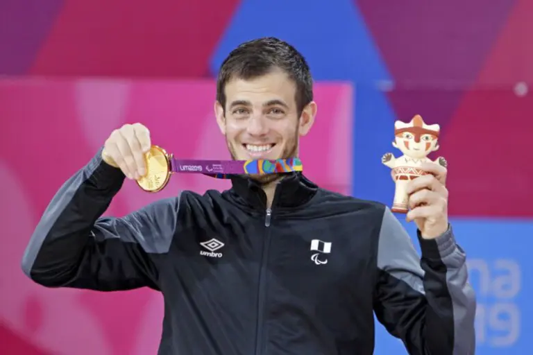 Peruano Pedro Pablo de Vinatea ganó medalla de oro en parabádminton - Entretenimiento