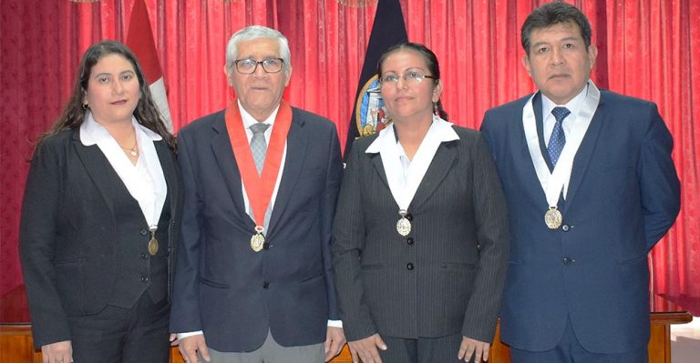 Nuevos jueces supernumerarios juramentan en el distrito judicial de Ica - Ica