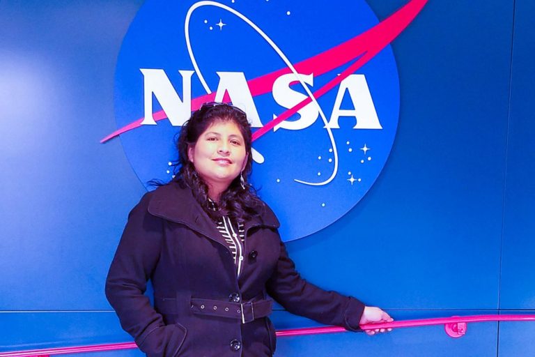 La increíble historia de la peruana que salió de un pueblo sin luz a la NASA : BBC Mundo - Entretenimiento