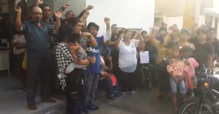 Ica: Sordomudos protestan en silencio en la puerta de la morgue (video) - Ica