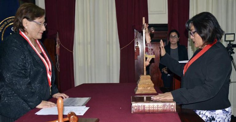 Jueza de la Corte de Ica juramenta para labores de control de la OCMA - Perú
