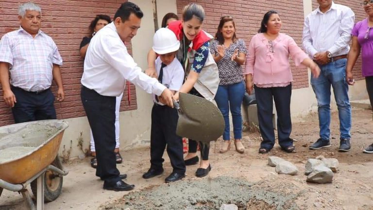 Alcaldesa Emma Mejía inicia obra de mejoramiento en el Colegio San Luisito - Ica