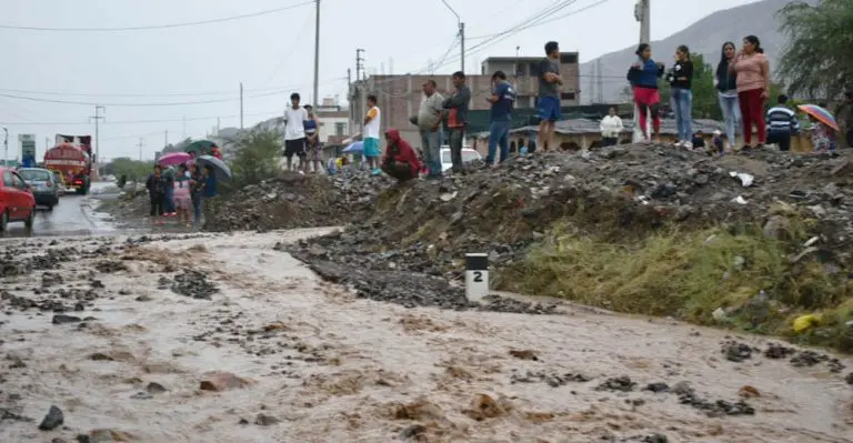 Lluvias y huaicos viene afectando a pobladores en Nasca (video) - Ica