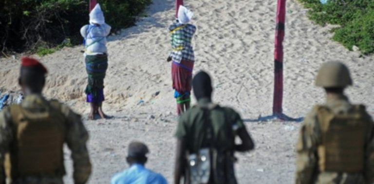 Fusilaron en público a dos somalíes que abusaron y mataron a niña de 12 años - Internacional