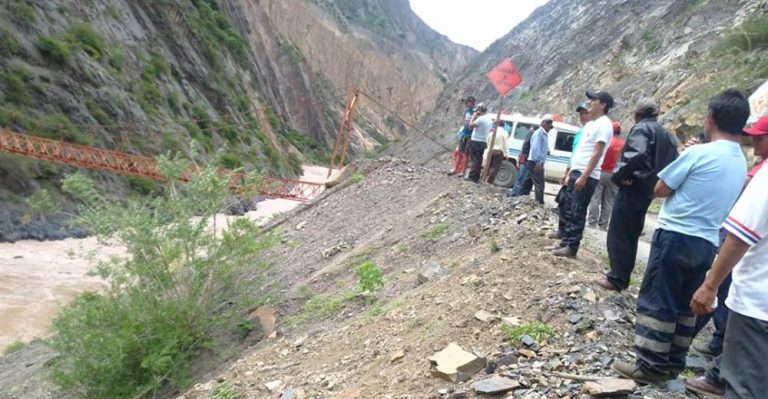 Joven ingeniero iqueño muere por caída de camioneta al Río Mantaro (video) - Perú