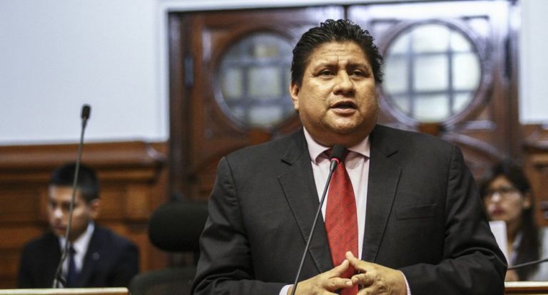 Excongresista de Ucayali Glider Ushñahua falleció a causa de aparente COVID-19 - Perú