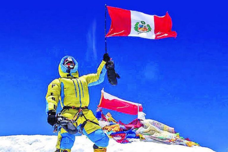 Homenaje al Perú: conquistó el Everest y este 28 colocó la Bicolor en el Huascarán (video) - Entretenimiento