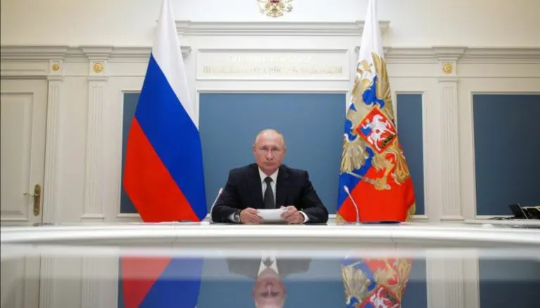 Rusia anuncia triunfalmente la certificación de la primera vacuna mundial contra la Covid-19 - Internacional