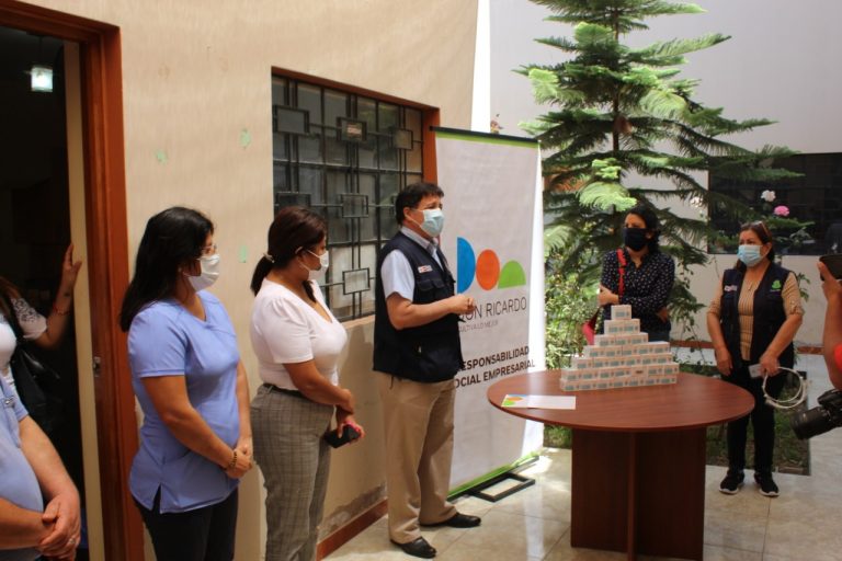 Agrícola Don Ricardo dona pulsoxímetros para centro de salud de Los Molinos, Tinguiña y San Juan Bautista - Ica