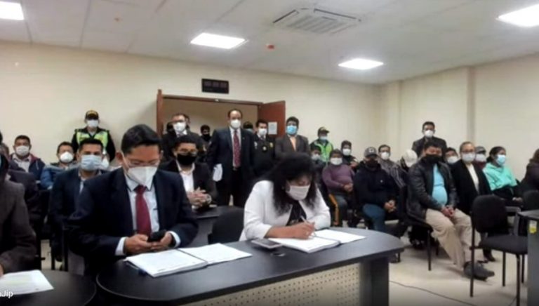 Detienen a 22 funcionarios municipales y policías por presunta mafia de papeletas en transporte de Arequipa - Perú