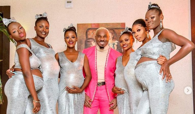 Fue a boda con sus seis esposas gestantes - Entretenimiento