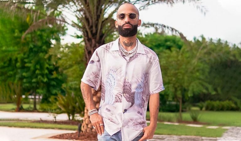 Arcángel: cantante es llevado al hospital por “supuesta mancha en el cerebro” - Entretenimiento