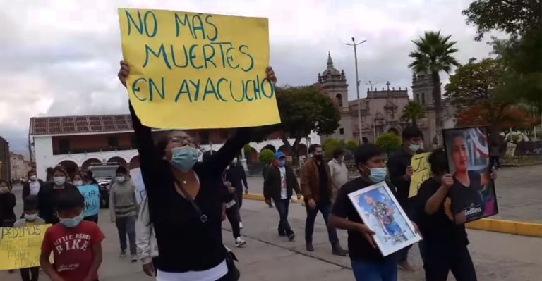 Marchan pidiendo la expulsión del país de extranjeros por crimen en Ayacucho (video) - Perú
