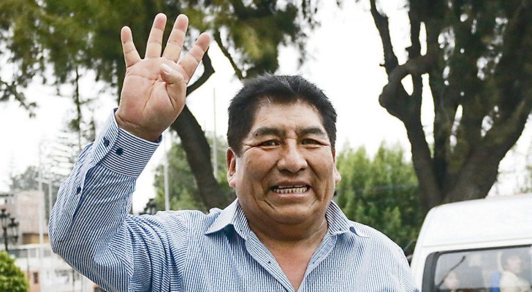 Fallece congresista de Arequipa, Hipólito Chaiña, tras contagiarse con covid-19 - Política