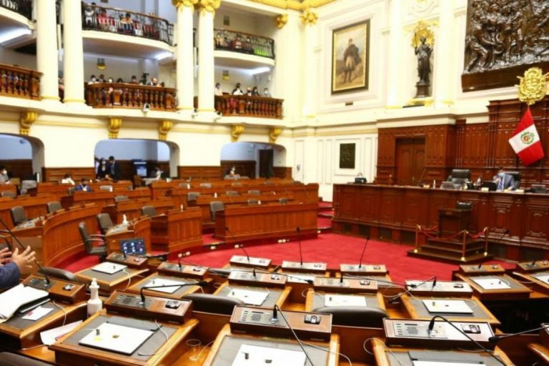 Aprueban ley que aprueba el bachillerato automático durante el 2020 y 2021 - Perú