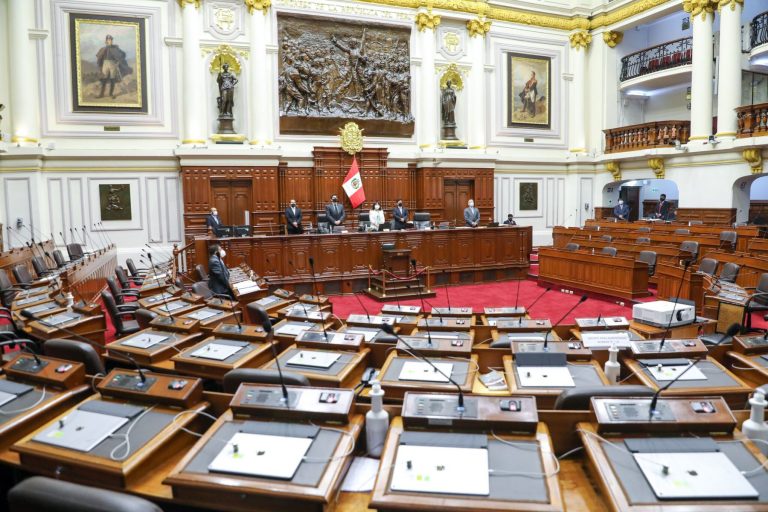 Congreso aprueba por insistencia ley que elimina el régimen CAS - Perú