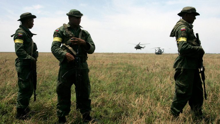 Dos militares venezolanos muertos y varios heridos en un enfrentamiento armado en la frontera con Colombia - Internacional