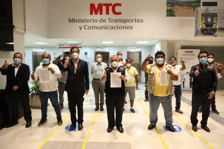Gremios de transportistas levantan medida de protesta tras llegar a un acuerdo con el Gobierno - Perú