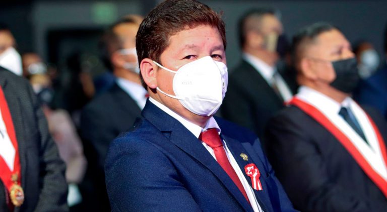 Guido Bellido a periodista de Willax Tv: «No deben hacer información sobre chismes» - Perú