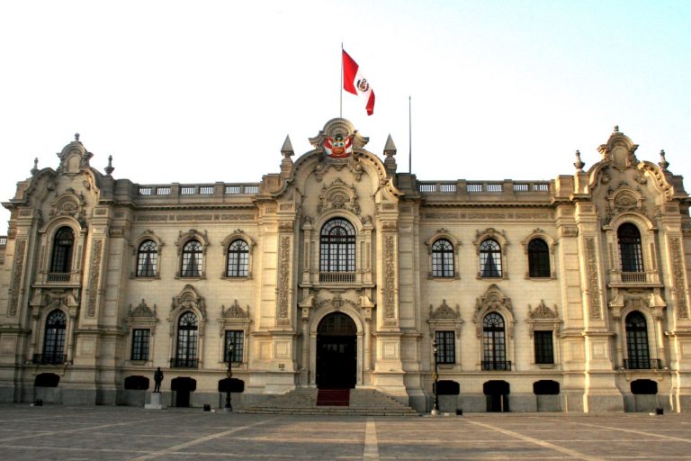 Presupuesto 2022 prioriza educación, salud, lucha contra Covid-19 y reactivación - Perú