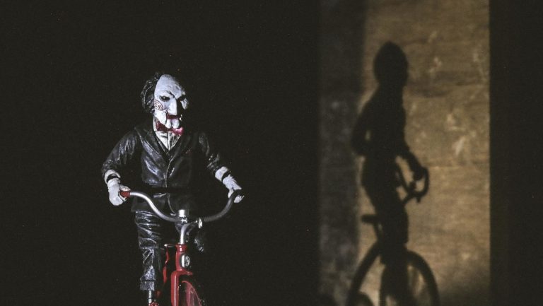 Compañía ofrece 1.300 dólares por ver 13 películas de terror en 10 días - Entretenimiento