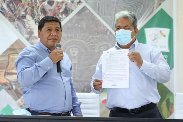 Javier Gallegos presenta a su nuevo gerente del Gobierno Regional de Ica - Ica