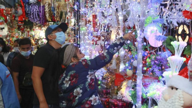 El 79% de peruanos ya están pensando en comprar regalos de Navidad según estudio - Perú