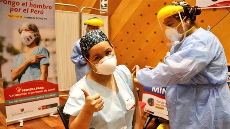 Pfizer es muy eficaz al 88% pero cae al 47 % después de seis meses, según estudio - Perú