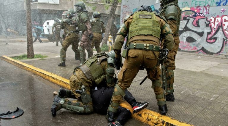 Presidente de Chile ordena militarizar región de indígenas mapuches que piden respeto a sus tierras - Internacional