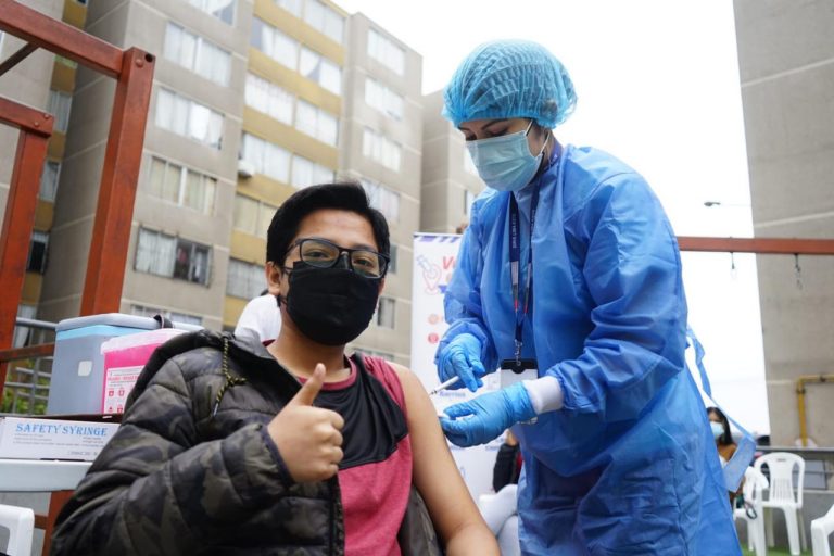 ATENCIÓN: Desde este viernes 26 NOV mayores de 18 años pueden recibir la tercera dosis - Perú