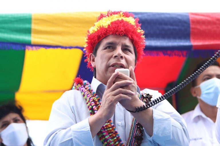 Encuesta IEP revela que el 55% de peruanos rechaza la vacancia contra Pedro Castillo - Perú