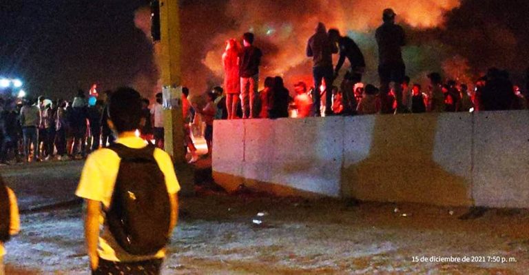 Ica: Antivacunas bloquean Panamericana en Barrio Chino «El miedo es la enfermedad» - Perú