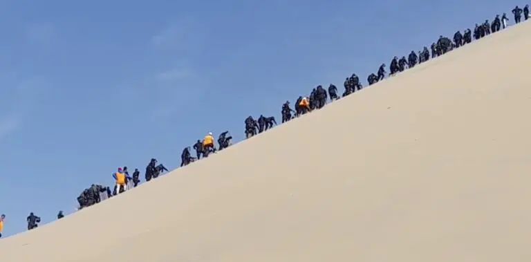 Más de 1,000 policías desalojan a invasores de terreno en el desierto de Ica (VIDEO) - Ica