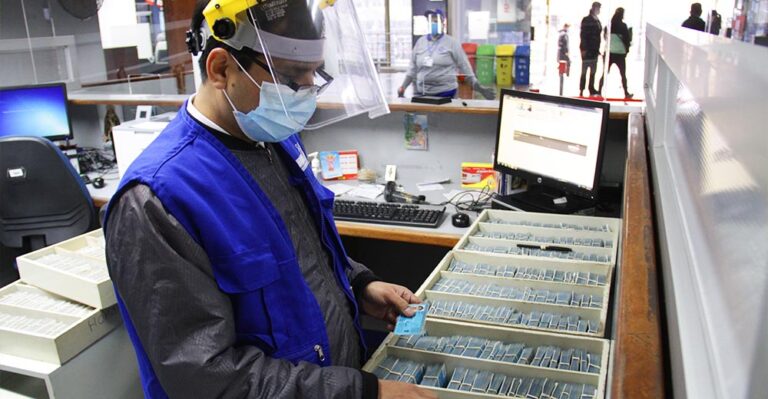 Cerca de un millón de peruanos no recogen su DNI - Perú