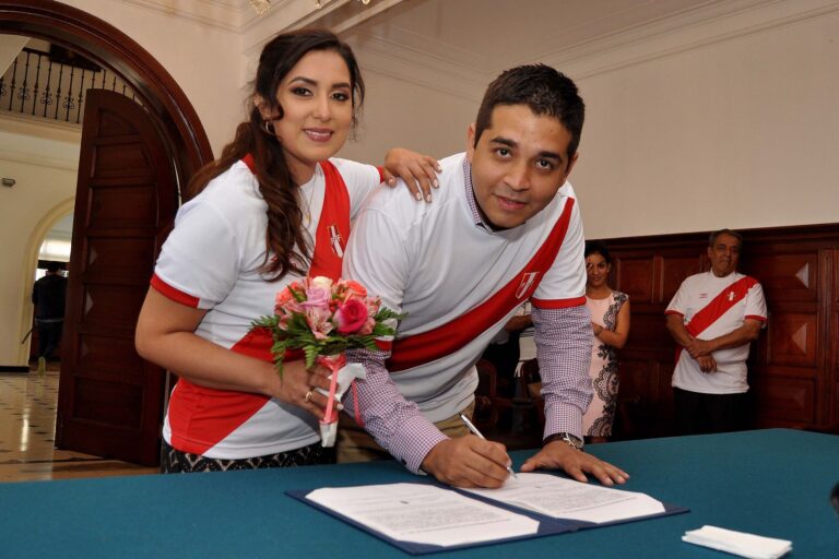 Congreso aprueba proyecto de ley que autoriza a notarios a celebrar matrimonio civil - Perú