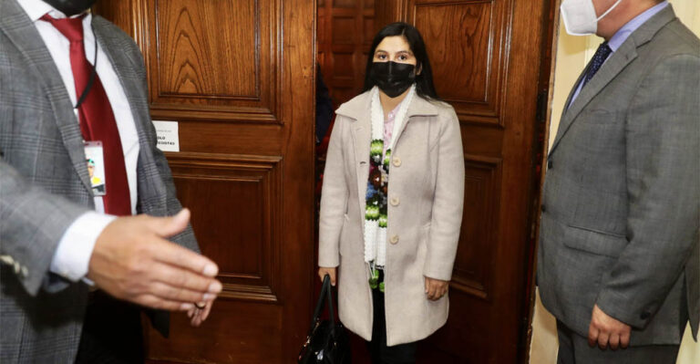 Fiscalía y Diviac ingresan a Palacio para detener a Yenifer Paredes, cuñada del presidente Pedro Castillo - Política