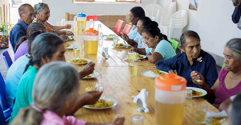 Así funciona el "Comedor del adulto mayor" de la Fundación La Calera para los abuelitos en Chincha