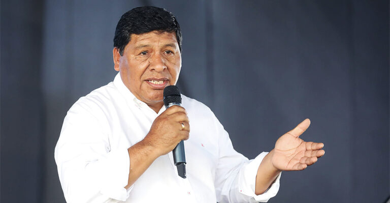 Gobernador de Ica Javier Gallegos causa polémica con su declaración durante foro regional - Ica