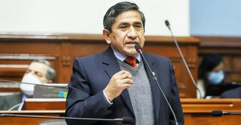 Vacancia presidencial: Fujimorista de Ica Raúl Huamán ya firmó moción pese a decir que no está de acuerdo - Política