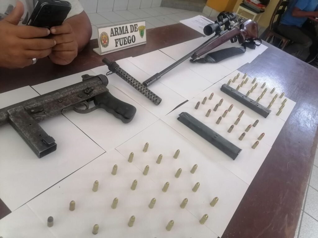 Ica Policías Se Enfrentan A Balazos Con Delincuentes Y Logran Incautar