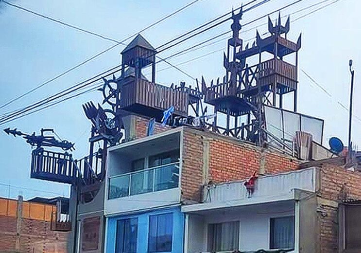 Game of Thrones peruano: Vecino construye un 'castillo' encima de su casa en Chorrillos.
