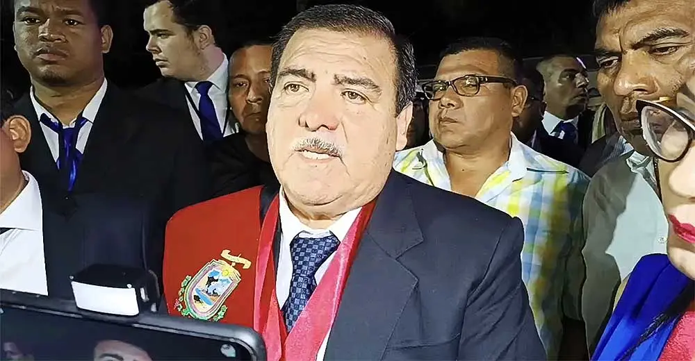 Gobernador Rocky Hurtado sobre Dina Boluarte: "ha asumido la presidencia democráticamente"