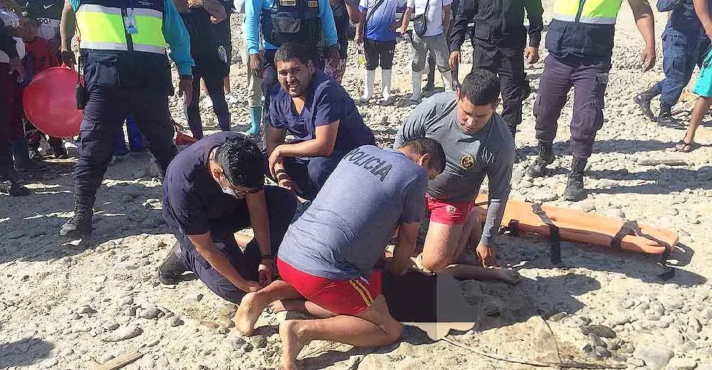 Ica: Niña de 12 años murió ahogada en el mar de Paracas tras voltearse un bote de fibra de vidrio