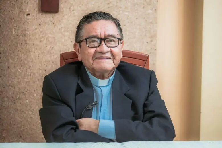 Monseñor Edmundo Hernández Aparcana ratificado como presidente de Directorio de Caja Ica