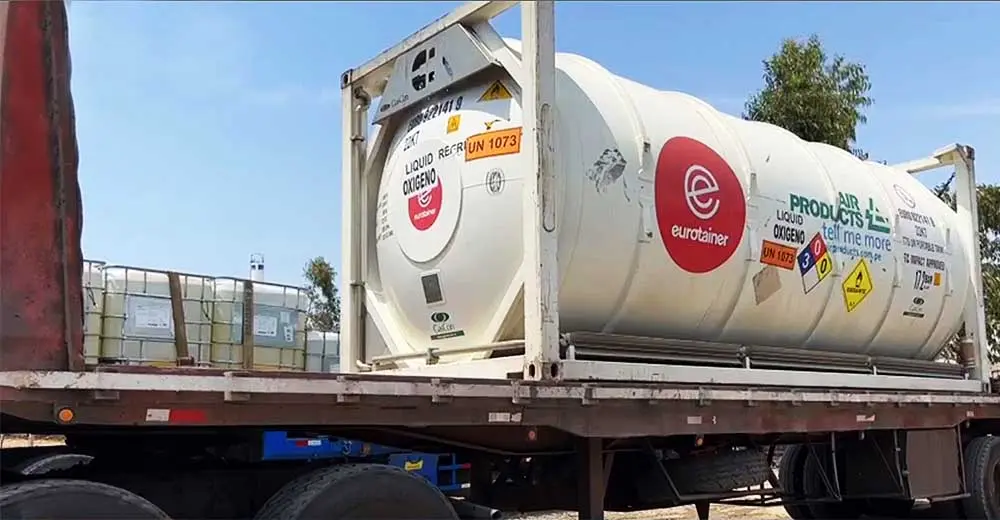 Policía retiene trailer con 20 toneladas de oxigeno en Pisco y no puede llegar a Ica por los bloqueos