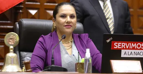 Digna Calle: Segunda vicepresidenta del Congreso renuncia ante bloqueo del adelanto de elecciones