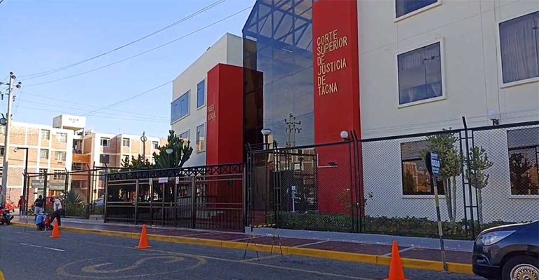 Tacna: Delincuentes se roban un patrullero de la puerta del Poder Judicial - Perú